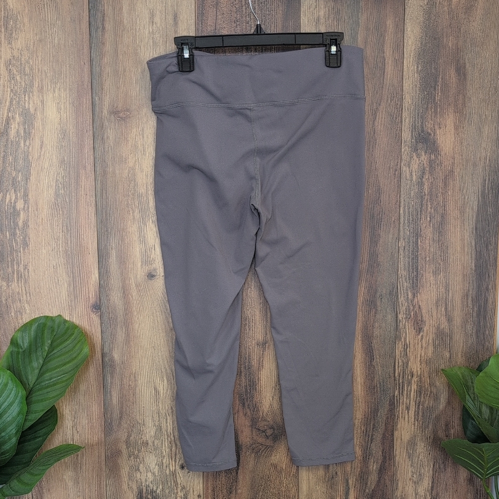 Oalka Gray Capri Crop Leggings M P297